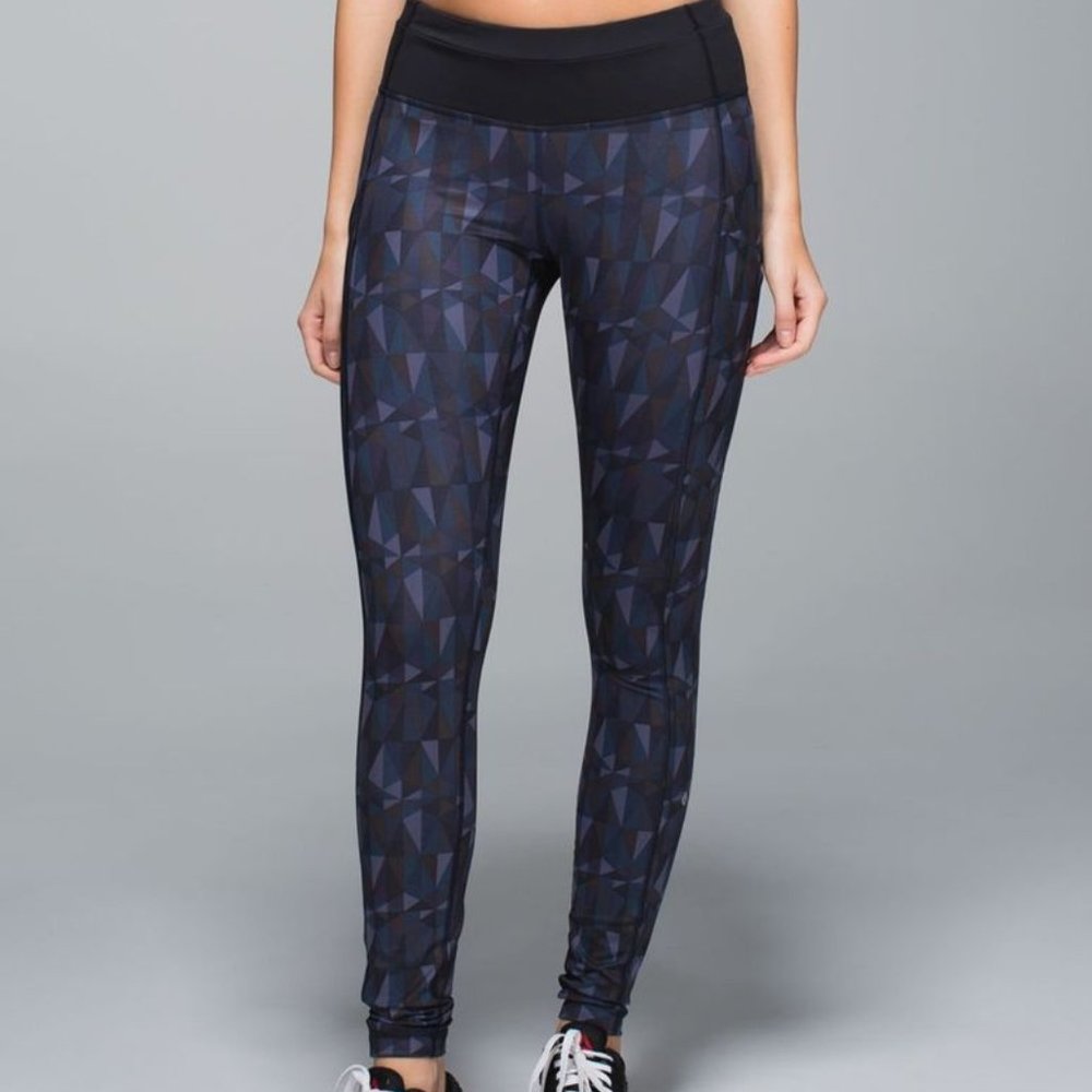 Lululemon Speed Tight II Full-On Luxtreme, size 6 Stained Glass Love Nightfall